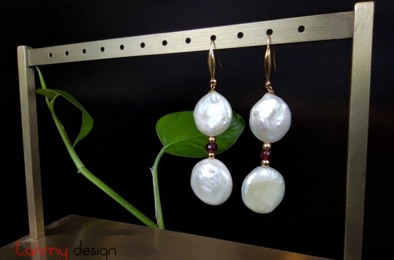 Pearl and 18k gold earrings mixed with ruby